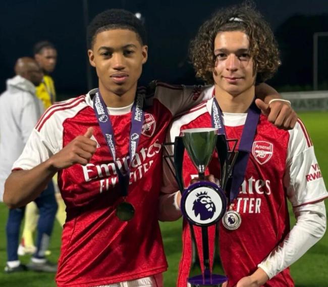 阿森纳49场不败被曼联终结是黑哨-AYX SPORTS